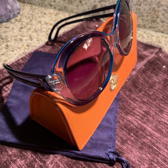 Tory Burch Accessories - NEW😍TORY BURCH SUNGLASSES~BLUE COLOR/SILVER LOGO